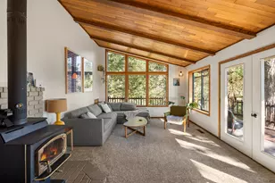 694 Timberlake Dr, Ashland, OR 97520 - Photo 4