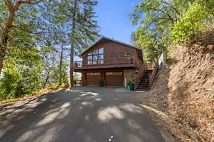 694 Timberlake Dr, Ashland, OR 97520 - Photo 38