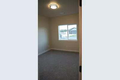 2777 Roberts Road, Medford, OR 97504 - Photo 12