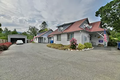 200 S Junction Avenue, Cave Junction, OR 97523 - Photo 2