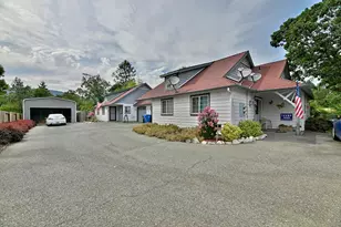 200 S Junction Ave, Cave Junction, OR 97523 - Photo 2