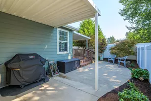 795 Bentley Dr, Grants Pass, OR 97526 - Photo 40