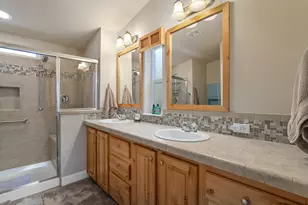 795 Bentley Dr, Grants Pass, OR 97526 - Photo 20