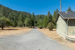 781 Cheney Creek Rd, Grants Pass, OR 97527 - Photo 38