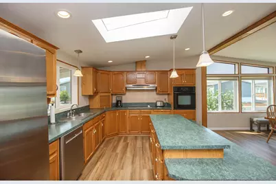 4729 S Pacific Highway #14, Phoenix, OR 97535 - Photo 14