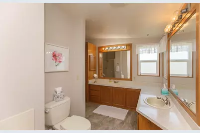 4729 S Pacific Highway #14, Phoenix, OR 97535 - Photo 20