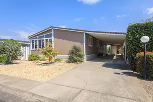 4729 S Pacific Hwy, Phoenix, OR 97535 - Photo 2
