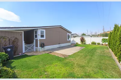 4729 S Pacific Highway #14, Phoenix, OR 97535 - Photo 28