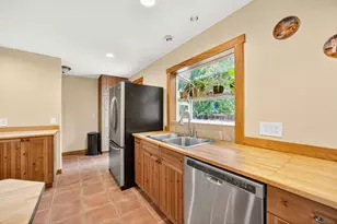 740 Park St, Ashland, OR 97520 - Photo 28