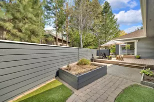 520 NW Divot Dr, Bend, OR 97703 - Photo 34