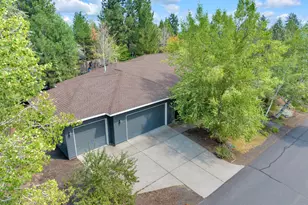 520 NW Divot Dr, Bend, OR 97703 - Photo 38