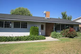 10122 Wright Ave, Klamath Falls, OR 97603 - Photo 2