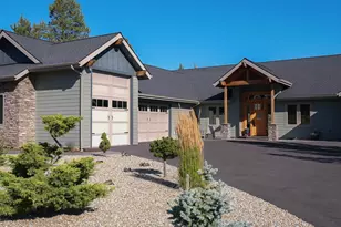 973 Bailey Mountain Rd, Klamath Falls, OR 97601 - Photo 2