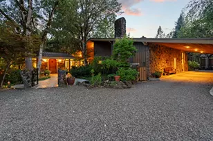 2871 Cobleigh Rd, Eagle Point, OR 97524 - Photo 2