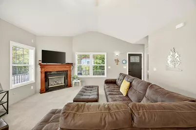 407 Silver Creek Drive, Central Point, OR 97502 - Photo 4