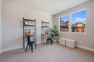 20514 NE Empire Ave, Bend, OR 97701 - Photo 18