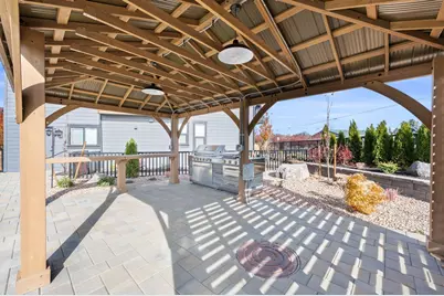 20514 NE Empire Avenue, Bend, OR 97701 - Photo 32