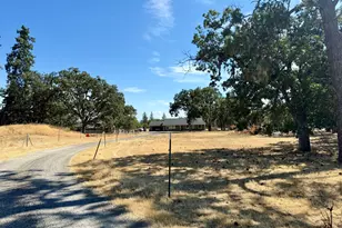 3659 Hwy 234, White City, OR 97503 - Photo 2