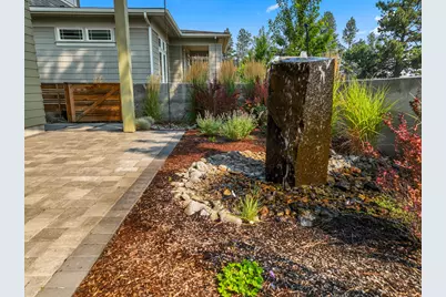 242 W Lundgren Mill Drive, Sisters, OR 97759 - Photo 4