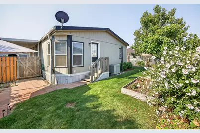 1570 S Peach Street #115, Medford, OR 97501 - Photo 8