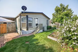 1570 S Peach St, Medford, OR 97501 - Photo 8