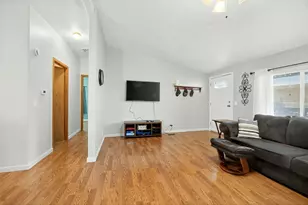 1570 S Peach St, Medford, OR 97501 - Photo 18