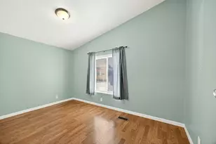 1570 S Peach St, Medford, OR 97501 - Photo 36