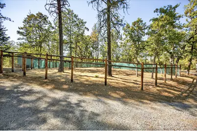 23159 Highway 62, Shady Cove, OR 97539 - Photo 16