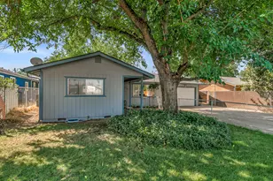 3026 Ave G, White City, OR 97503 - Photo 2