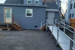 1124 W Main St, Medford, OR 97501 - Photo 22