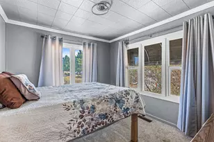 1124 W Main St, Medford, OR 97501 - Photo 8