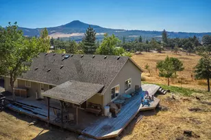 7505 Torrey Pines Terrace, Eagle Point, OR 97524 - Photo 4