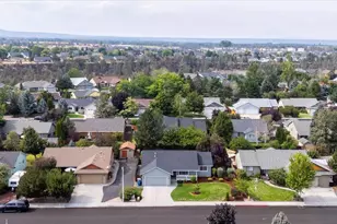 2655 NW 15th St, Redmond, OR 97756 - Photo 4