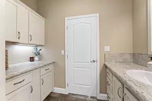 313 Winston Dr, Grants Pass, OR 97526 - Photo 16