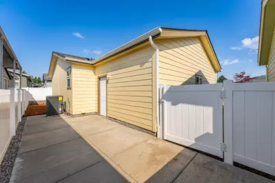 325 Winston Drive, Grants Pass, OR 97526 - Photo 20