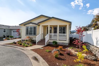 325 Winston Drive, Grants Pass, OR 97526 - Photo 2