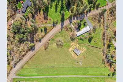 1913 Wards Creek Road, Rogue River, OR 97537 - Photo 2