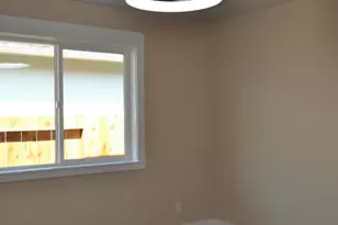 955 SW Buckmaster Dr, Grants Pass, OR 97527 - Photo 22