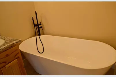 955 SW Buckmaster Drive, Grants Pass, OR 97527 - Photo 16