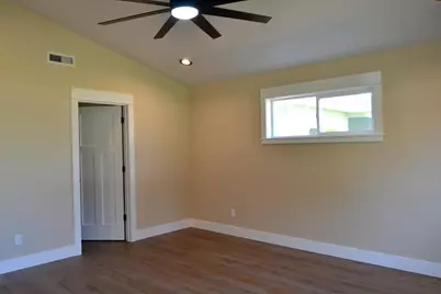 955 SW Buckmaster Drive, Grants Pass, OR 97527 - Photo 12