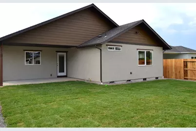 955 SW Buckmaster Drive, Grants Pass, OR 97527 - Photo 26