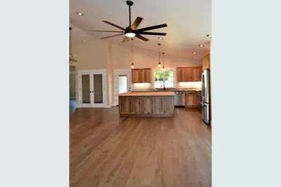 955 SW Buckmaster Drive, Grants Pass, OR 97527 - Photo 2