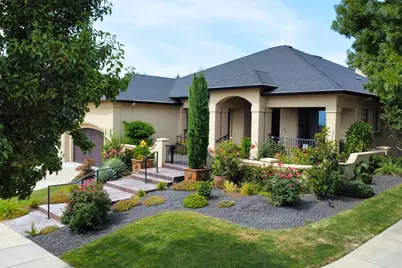 3861 Calle Vista Drive, Medford, OR 97504 - Photo 2