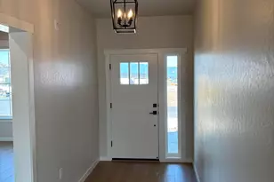 3228 Garner Wy, Medford, OR 97504 - Photo 2