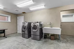 551 Strawberry Ln, Ashland, OR 97520 - Photo 42