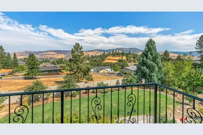 551 Strawberry Lane, Ashland, OR 97520 - Photo 26