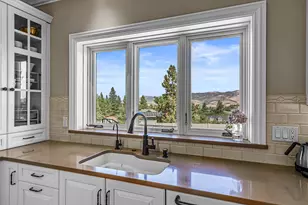 551 Strawberry Ln, Ashland, OR 97520 - Photo 12