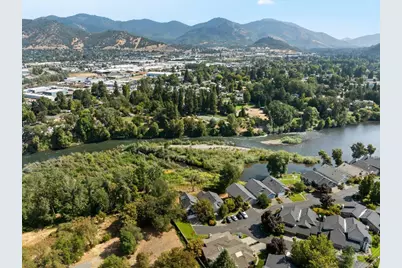 900 SE Mystic Drive, Grants Pass, OR 97527 - Photo 2