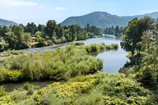 900 SE Mystic Dr, Grants Pass, OR 97527 - Photo 2