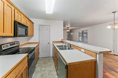 923 E Cascade Avenue, Sisters, OR 97759 - Photo 6